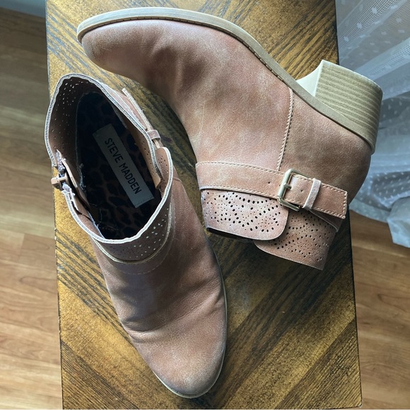 Steve Madden ankle booties - Picture 3 of 8